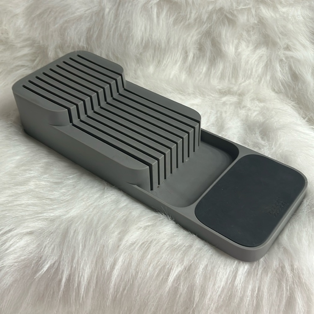 🟩 $8 when bundled - Joseph Joseph Knife Organizer